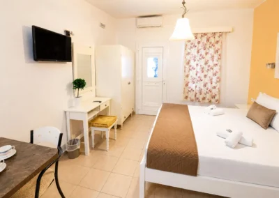 Hermes Studios Plaka